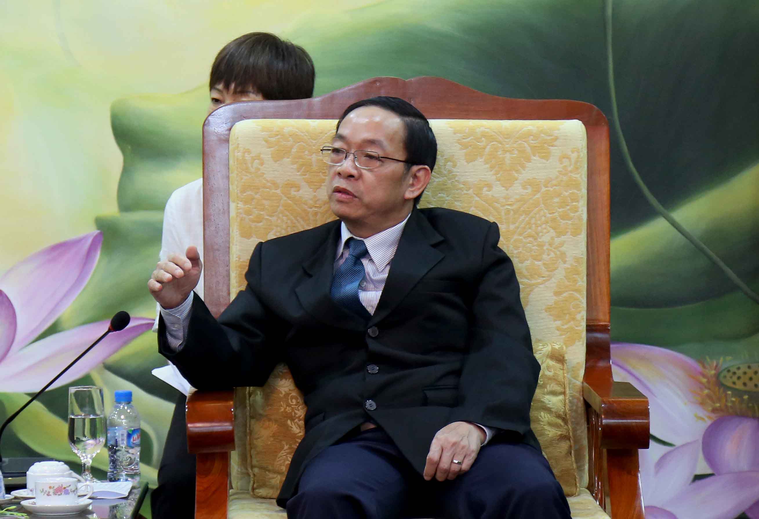 Image result for vụ trưởng Trần Nhật Thành