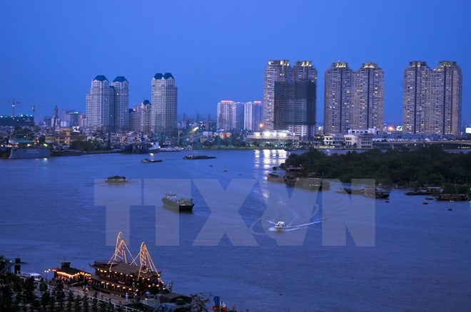 Description: https://img.vietnamplus.vn/t660/Uploaded/ngtmbh/2015_05_19/ttxvn_TPHCMhiendai.jpg